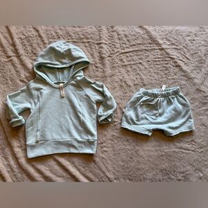 Childhoods Clothing 18-24 beach hoodie and 2T boy shorts bundle